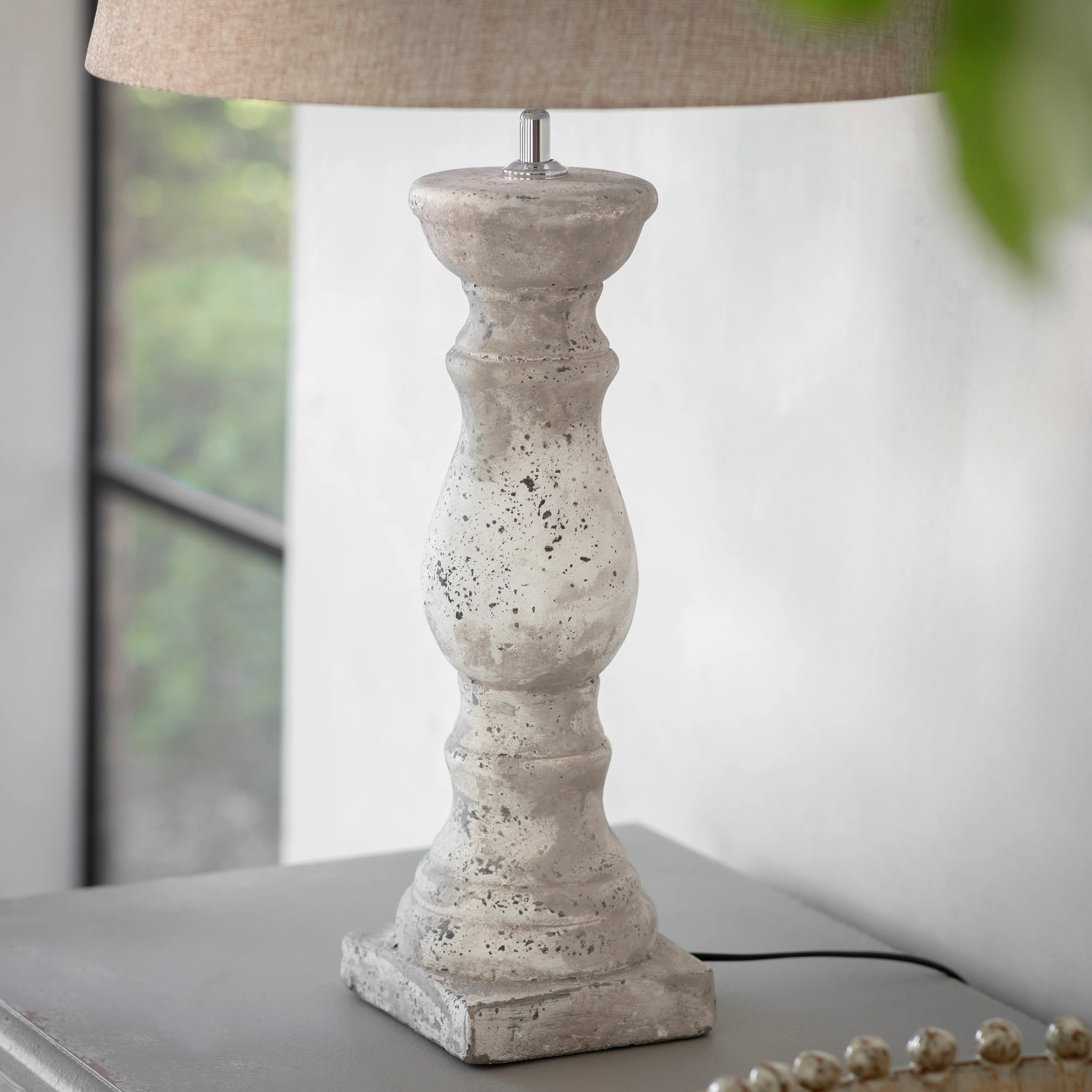 Birkdale Large Stone Balustrade Table Lamp - Image 3